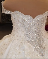 Ballbella offers Luxurious Sparkle Beaded Ball Gown Extreme Train Wedding Dress online at an affordable price from Satin,Tulle to Floor-length skirts. Shop for Amazing Sleeveless wedding collections for your big day.