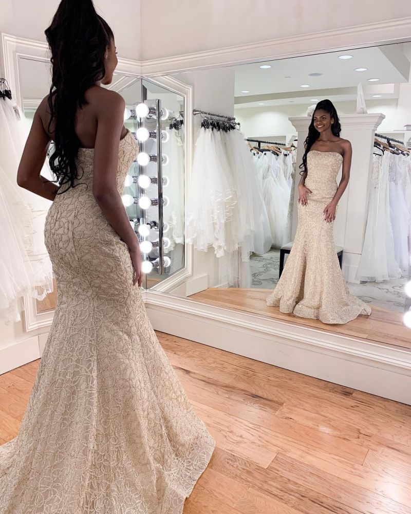 Ballbella offer you different styles wedding dresses at lowest price, free shipping fast delivery worldwide, shop your favorite bridal gowns today.