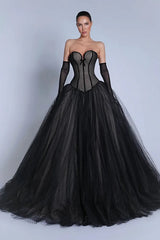 Luxury Black Sweetheart Strapless Tulle A-Line Prom Dress Lace-Up Back With Gloves Pleats-Ballbella