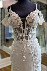 Luxury V-Neck Off-The-Shoulder Wedding Dresses Sleeveless Spaghetti-Straps Appliques Lace Open Back With Buttons-Ballbella