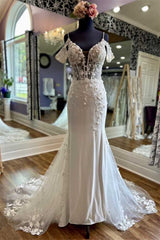 Luxury V-Neck Off-The-Shoulder Wedding Dresses Sleeveless Spaghetti-Straps Appliques Lace Open Back With Buttons-Ballbella
