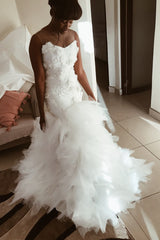 Mermaid Floral Appliques Ruffless Wedding Dresses Sheer Tulle Backless Sleeveless Bridal Gowns-Ballbella