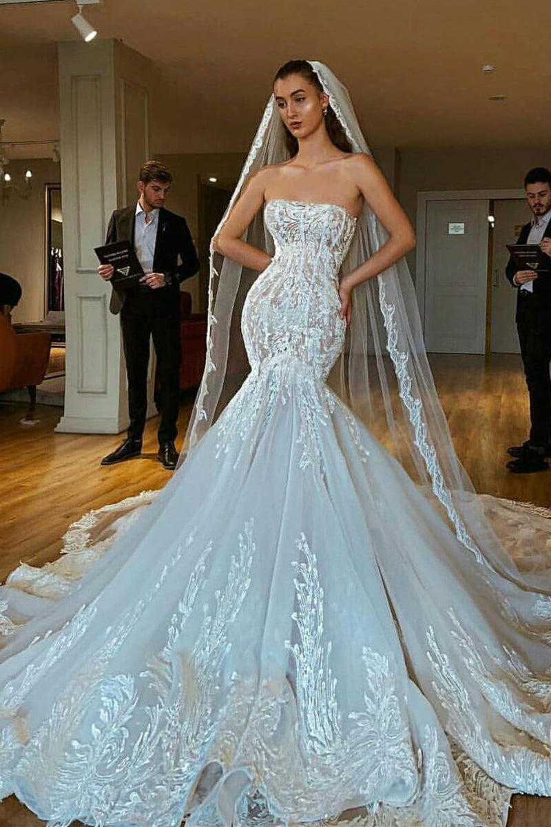 Mermaid Strapless Chapel Train Tulle Lace Applique Backless Wedding Dress-Ballbella