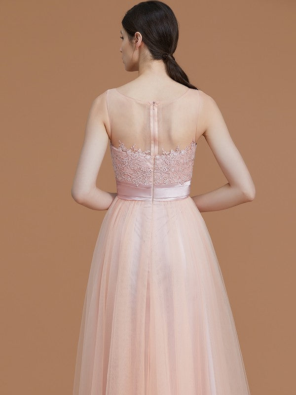 Modern Bateau Sleeveless Applique Tulle Bridesmaid Dresses-Ballbella