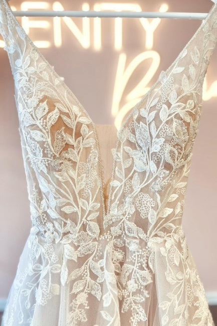 Modern Long V-Neck Sleeveless Lace Wedding Dresses Online-Ballbella