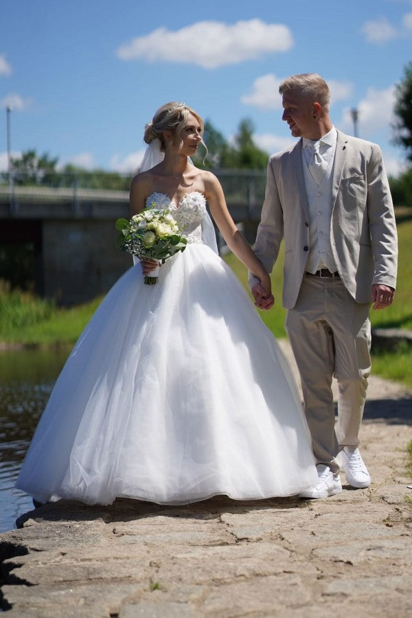 Modern Princess Long Long Sleevesless Wedding Dresses Online With Lace-Ballbella