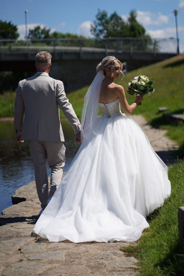 Modern Princess Long Long Sleevesless Wedding Dresses Online With Lace-Ballbella
