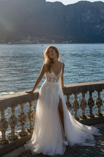 Modern Spaghetti-Straps Sleeveless Long Lace Wedding Dresses Online-Ballbella