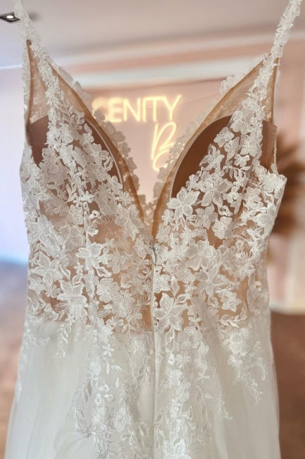 v neck sleeveless lace dress Missacc Ivory Bride A-Line V-Neck Sleeveless Sweep Train Lace Wedding Dresses