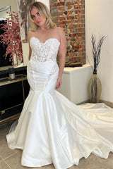Modern Sweetheart Strapless Satin Wedding Dress Sleeveless Mermaid zipper Back Lace Appliques With Buttons-Ballbella