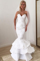 Modern Sweetheart White Lace Appliques Mermaid Ruffless Long Wedding Dress-Ballbella