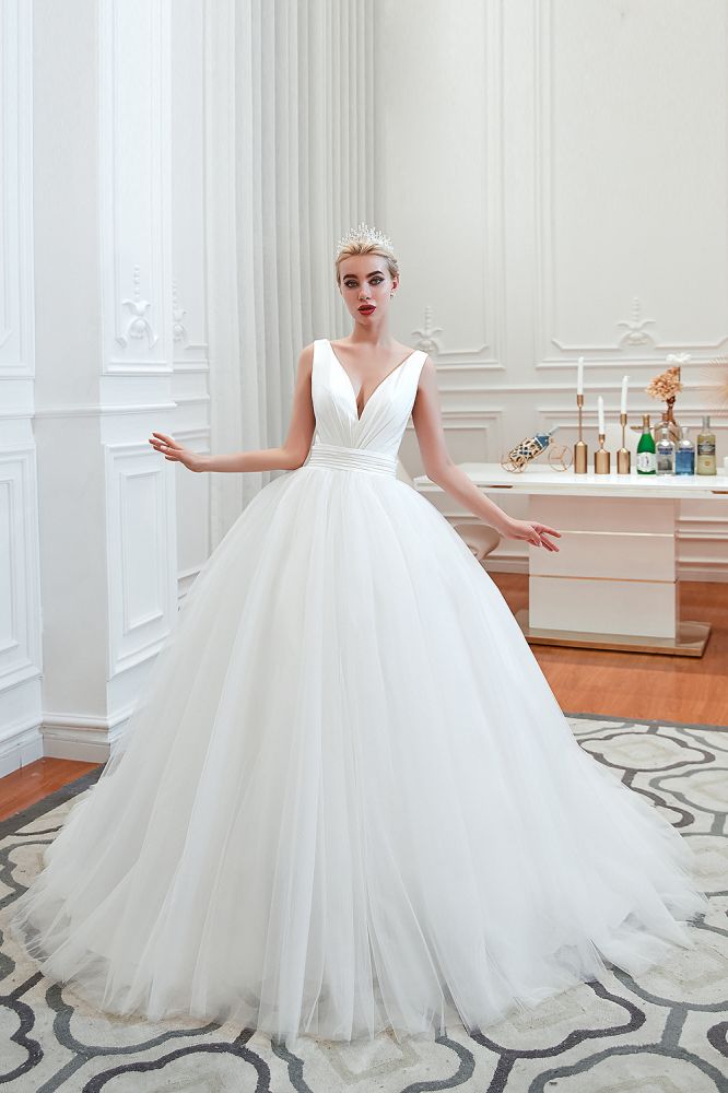Modern V neck sleeveless White Princess Spring Wedding Dress-Ballbella