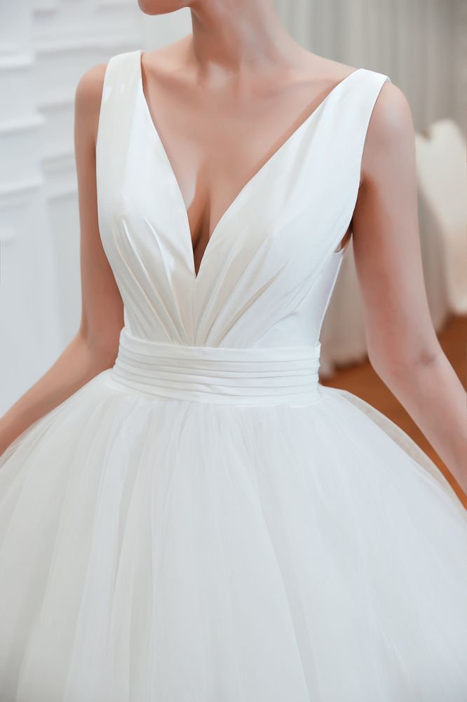 Modern V neck sleeveless White Princess Spring Wedding Dress-Ballbella