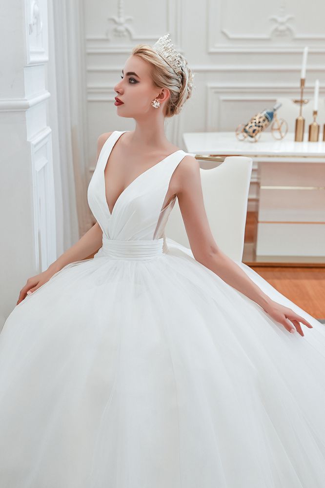 Modern V neck sleeveless White Princess Spring Wedding Dress-Ballbella