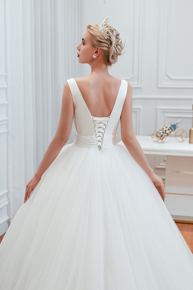 Modern V neck sleeveless White Princess Spring Wedding Dress-Ballbella