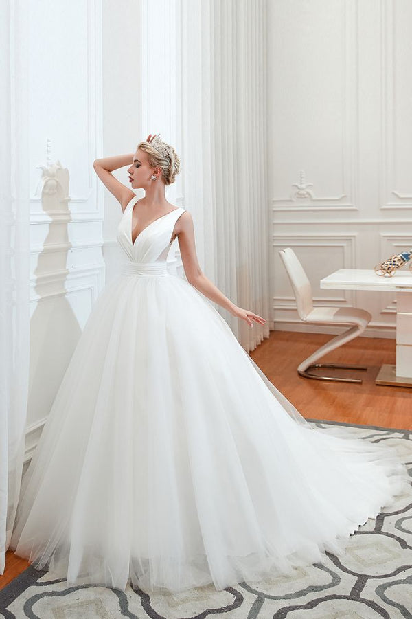 Modern V neck sleeveless White Princess Spring Wedding Dress-Ballbella
