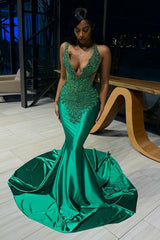 New Arrival Green Halter Lace Up Mermaid Crystal Prom Dresses-Ballbella