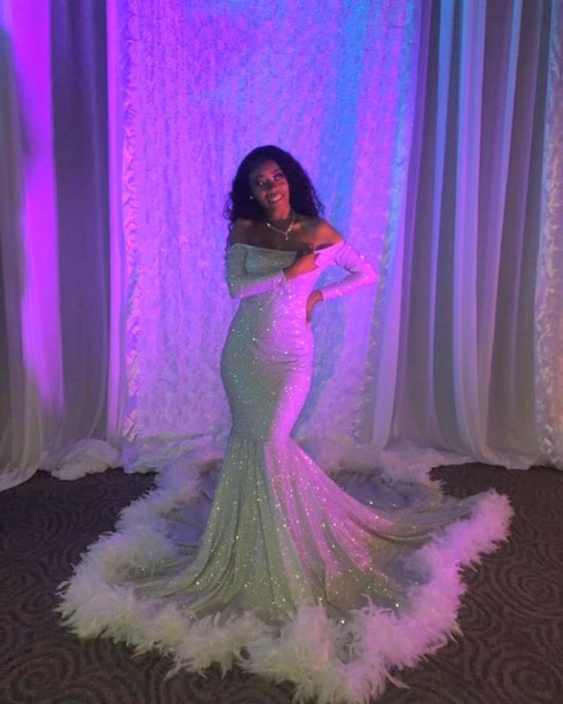 Looking for Prom Dresses, Evening Dresses in Sequined,  style,  and Gorgeous Feathers, Sequined work? Ballbella has all covered on this elegant Off-the-shoulder Sequins Fur Trim Court Train Mermaid Prom Gowns.
