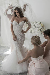 Off the Shoulder Sleeveless Mermaid Tulle Chapel Train Wedding Dresses-Ballbella