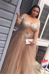 Ballbella offers Delicate Plus-Size Gorgeous Long-Sleeve Tulle Split Crystal Prom Party Gowns at a cheap price from Tulle to A-line hem. Gorgeous yet affordable Long Sleevess .