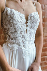 Pretty Chiffon Sleeveless Spaghetti-Straps Wedding Dresses Appliques Lace Open Back With Side Slit Beads-Ballbella