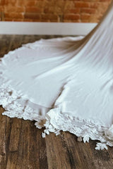 Pretty Chiffon Sleeveless Spaghetti-Straps Wedding Dresses Appliques Lace Open Back With Side Slit Beads-Ballbella