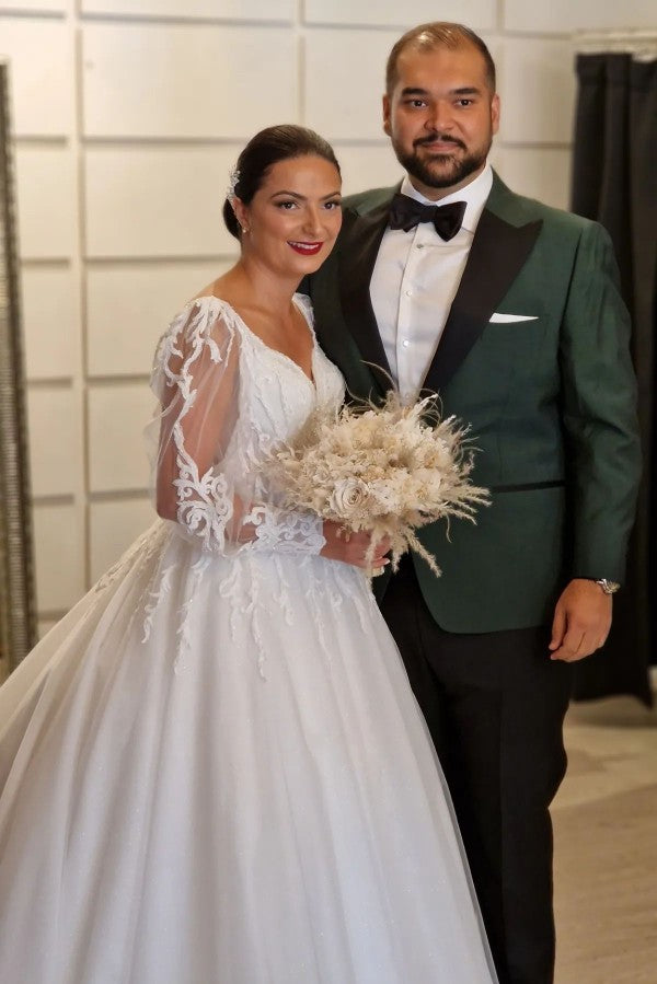 Princess Long V-Neck Long Lace Wedding Dresses Online With Long Sleevess-Ballbella
