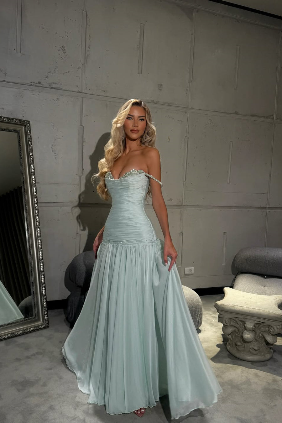 Romantic Off-The-Shoulder Chiffon Sleeveless Prom Dress Beads Pleats With Zipper