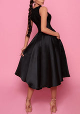 Satin V-Neck A-Line Knee-Length Homecoming Dresses With Pockets-Ballbella