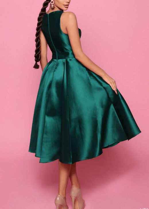Satin V-Neck A-Line Knee-Length Homecoming Dresses With Pockets