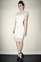 Sheath Round Collar Knee Length Shorts Sleeve Tulle Lace Wedding Dress-Ballbella