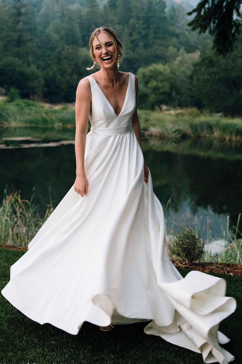 Sheath V-neck Wide Strap Floor Length Backless Chiffon Wedding Dress Ballbella Sheath V-neck Wide Strap Floor Length Backless Chiffon Wedding Dress Ballbella