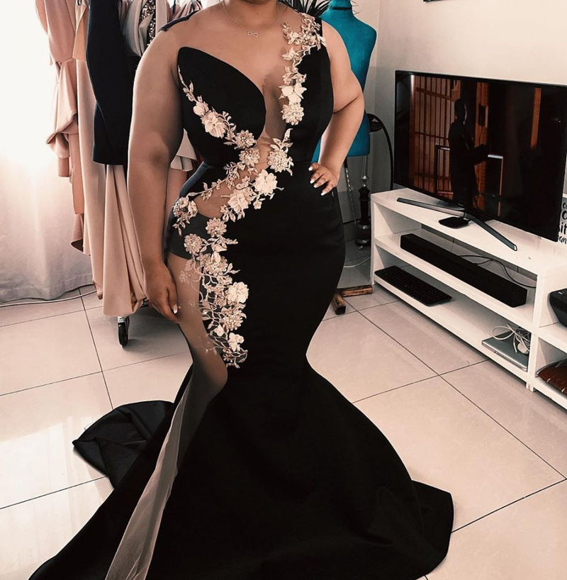 Ballbella offers Sleeveless Jewel Sheer Appliques Chic Mermaid Prom Dresses Luxurious Elegant Black Evening Gowns With Chapel Train On Sale at an affordable price from Satin to Mermaid  skirts. Shop for gorgeous Sleeveless  collections for special events.