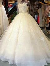 Check this Sleeveless Applique Tulle Ball Gown Wedding Dresses at ballbella.com, this dress will make your guests say wow. The Scoop bodice is thoughtfully lined, and the skirt with Appliques,Ribbons to provide the airy.