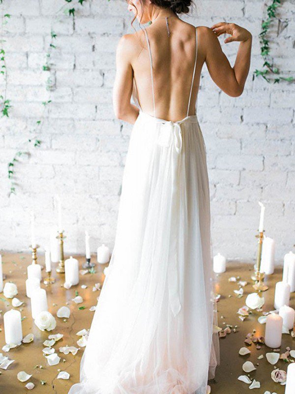 This A-Line Sleeveless Ruffless Chiffon Spaghetti Straps Wedding Dresses at ballbella.com will make your guests say wow. The Spaghetti Straps bodice is thoughtfully lined, and the skirt with Ruffless to provide the airy, flatter look of 100D Chiffon.
