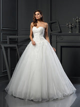 This Sweetheart Beading Ball Gown Sleeveless Long Tulle Wedding Dresses at ballbella at ballbella.com, this dress will make your guests say wow. The Strapless,Sweetheart bodice is thoughtfully lined, and the skirt with Beading to provide the airy.