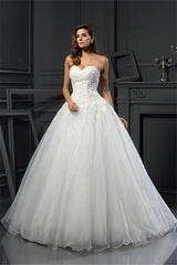 Sweetheart Beading Ball Gown Sleeveless Long Tulle Wedding Dresses-Ballbella