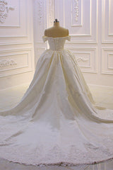 Sweetheart Lace Appliques Off the Shoulder Detachable Train Wedding Dress-Ballbella