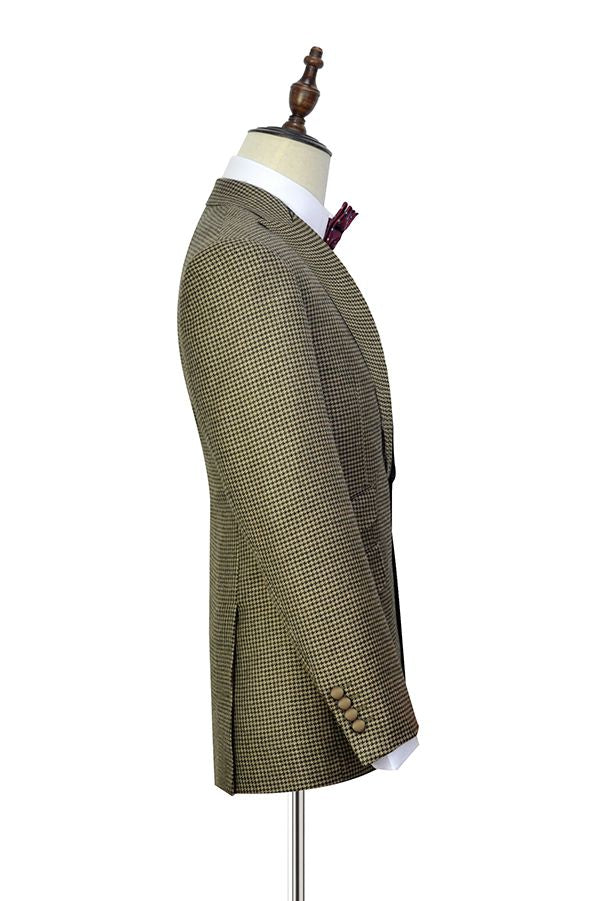 Ballbella has various Custom design mens suits for prom, wedding or business. Shop this Three Pockets with Flaps Aureate Mens Suits, Peak Lapel Suits for Formal with free shipping and rush delivery. Special offers are offered to this Khaki Single Breasted Peaked Lapel Two-piece mens suits.