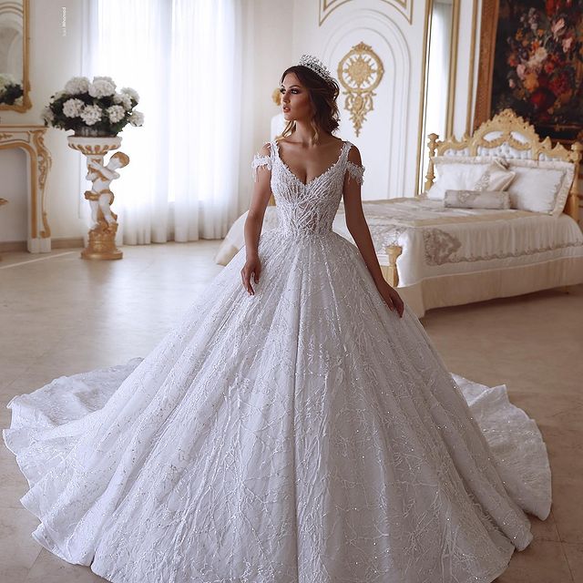 Ballbella.com supplies you Traditional Ball Gown V-neck Cold-Shoulder White Lace Wedding Dress online at an affordable price, fast delivery worldwide.
