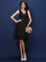 V-Neck Elegant Lace Sleeveless Short Bridesmaid Dresses-Ballbella