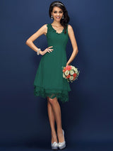 V-Neck Elegant Lace Sleeveless Short Bridesmaid Dresses-Ballbella