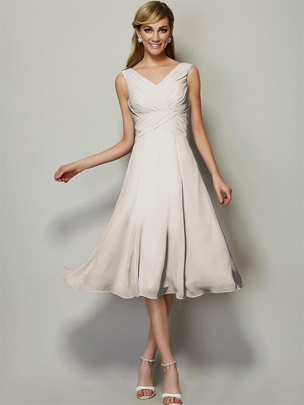 V-Neck Elegant Sleeveless Pleats Short Chiffon Bridesmaid Dresses-Ballbella