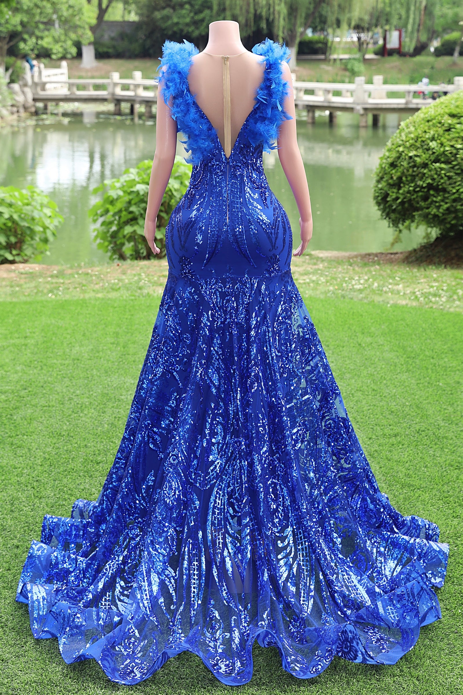 V-neck Royal Blue Feathers Sparkle Sequin Sleeveless Prom Dresses –  Ballbella