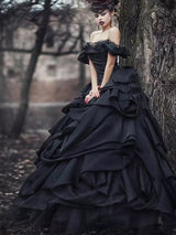 Looking for a perfect dress online? We meet all your need with this Classic Vintage Black princess wedding dresses with Luxurious Ruffless at factory price.