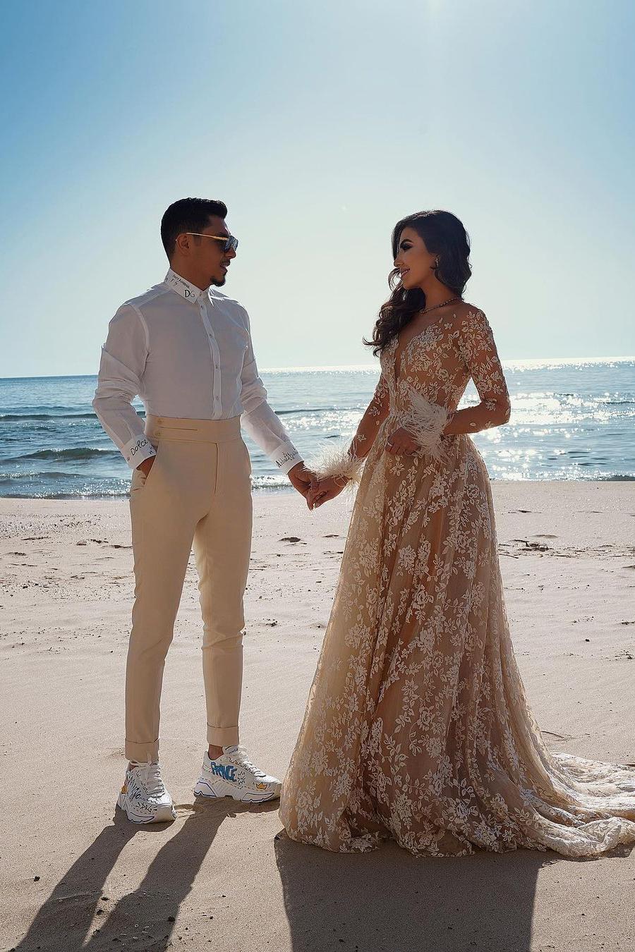 Vintage Long Sleeve Lace Wedding Dress Mermaid Tulle Bridal Gowns Vintage Long Sleeve Lace Wedding Dress Mermaid Tulle Bridal Gowns
