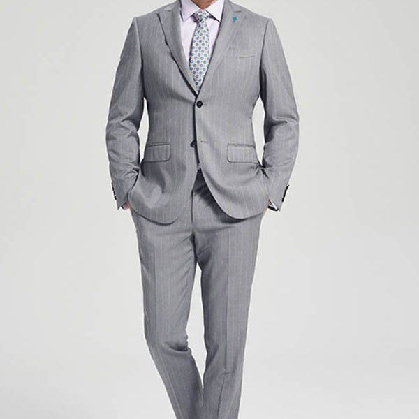 Well-Cut Stripes Grey Suits Two Buttons Peak Lapel Business Mens Suits