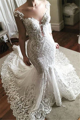 Wholesale Lace Fit and Flare Wedding Dress Glamorous Sheer Tulle Bridal Gowns with Buttons-Ballbella