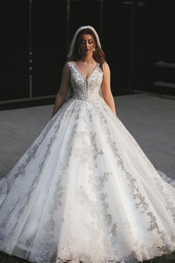 Glamorous V-Neck Sleeveless Wedding Dress Ball Gown Lace Bridal Wear-Ballbella